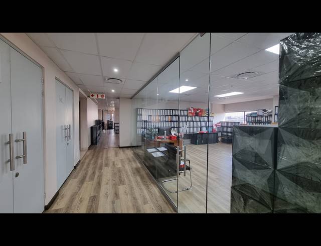 22,095M² WAREHOUSE TO LET IN GLEN MARAIS